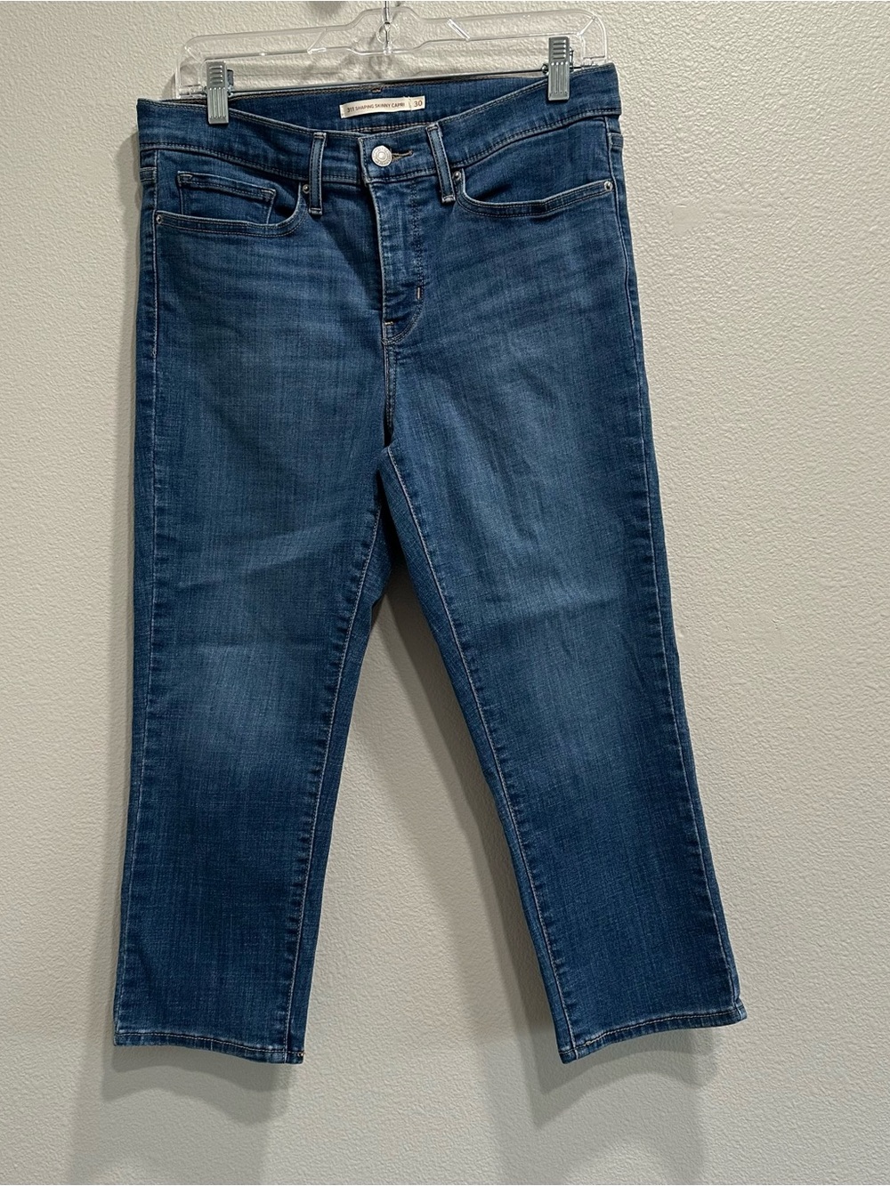 Levi’s 311 shaping skinny Capri size 30”